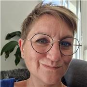 J’accompagne les personnes à retrouver confiance, sens et douceur de vivre.